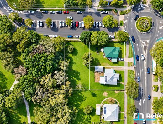 Rare 2,046m²* Development Holding in the Heart of Tewantin image 1