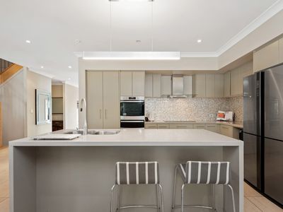 5 Waratah Crescent, Springfield Lakes