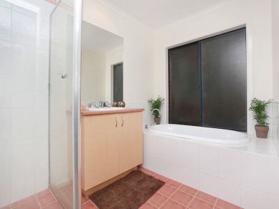 14 Lorikeet Drive, Berwick