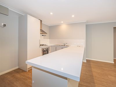 2 / 20 Locksley Avenue, Armadale