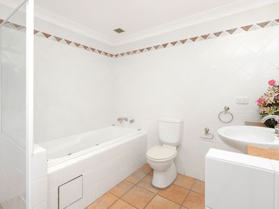 24 / 2-8 Harbour Street, Wollongong