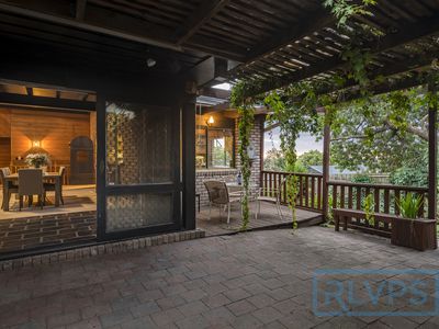 8 Anderson Court, Endeavour Hills