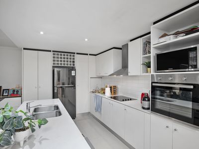 3 / 138 Mounts Bay Road, Perth