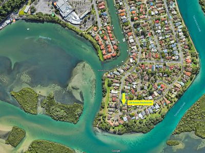 126 Sunset Boulevard, Tweed Heads West