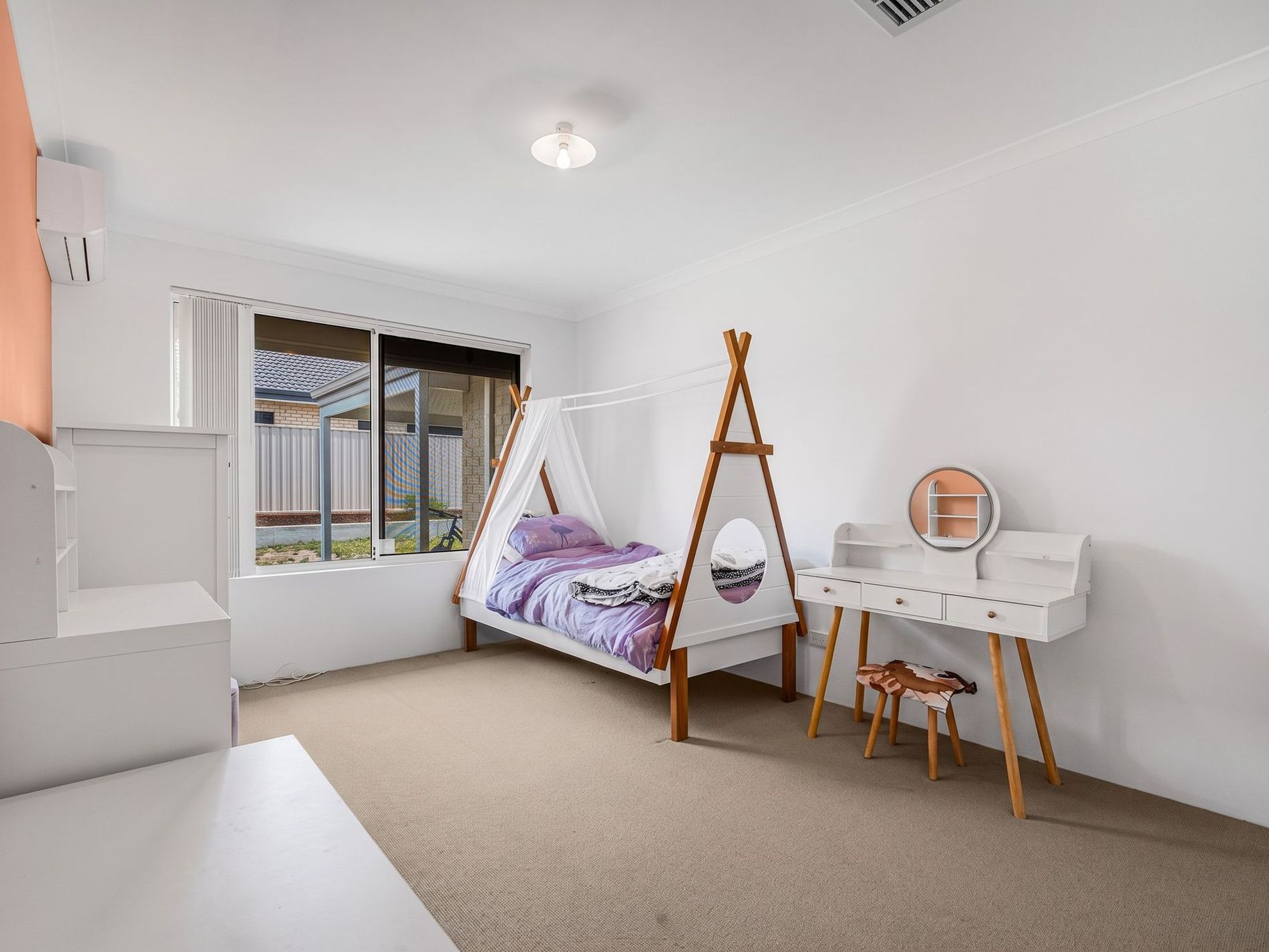 37 Millot Vista, Caversham