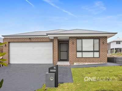 15 Dolly Circuit, Calderwood