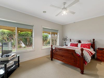 2 Lake View Dr, Broadford