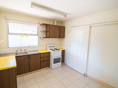 11 Boorthanna Crescent, Newman