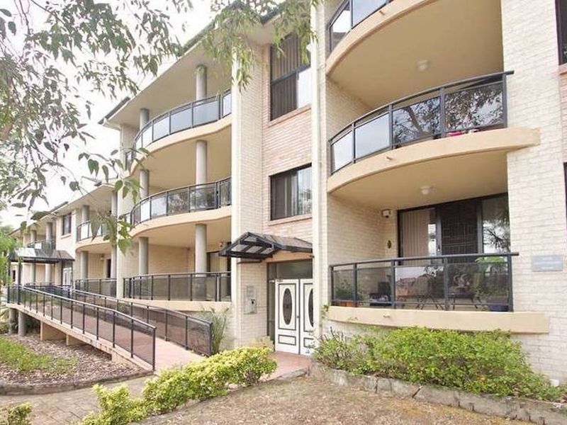 8/37-43 Good Street, Westmead