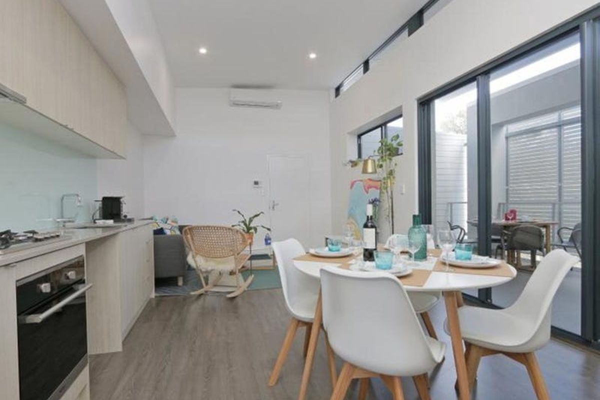 1 / 8 Salisbury Road, Rivervale
