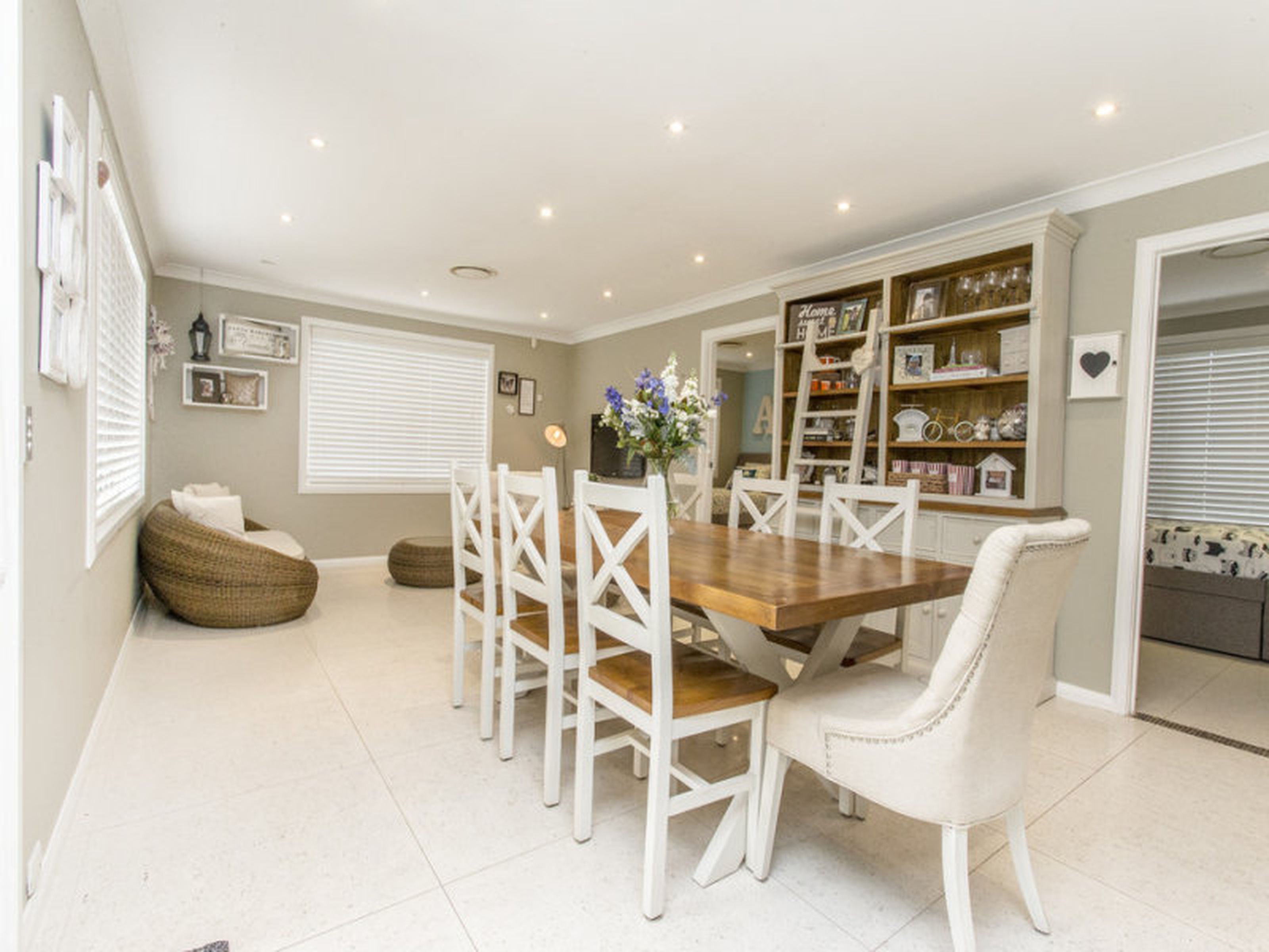 5 Woburn Place, GLENMORE PARK