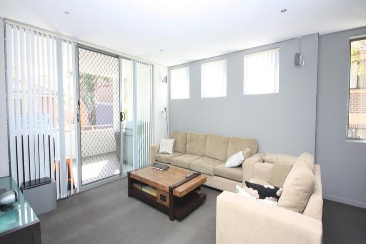 40 Henley Road, Homebush West