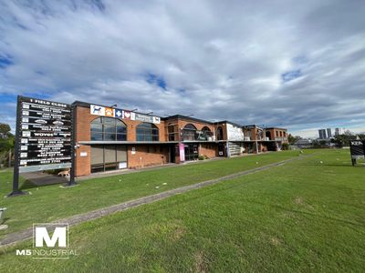 2 / 1 Field Close, Moorebank