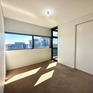 1413 / 8 Park Lane
