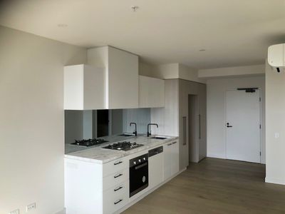 2912 / 864 Blackburn Road, Clayton