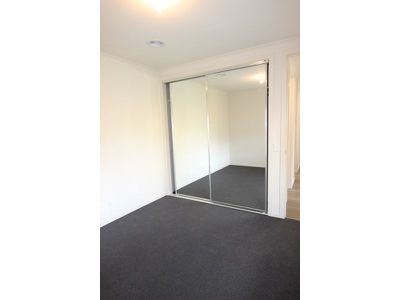 1A Mack Court, Belmont