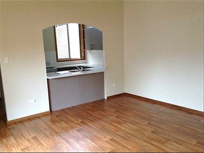 2 / 35 Government Road, Shoal Bay