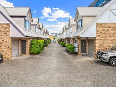 1 / 33 Baden Powell Street, Maroochydore