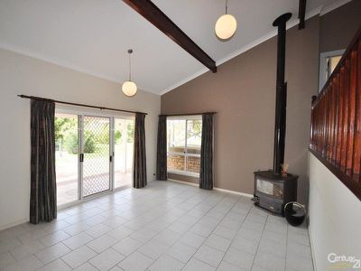 8 Pine Knoll Drive, Dubbo
