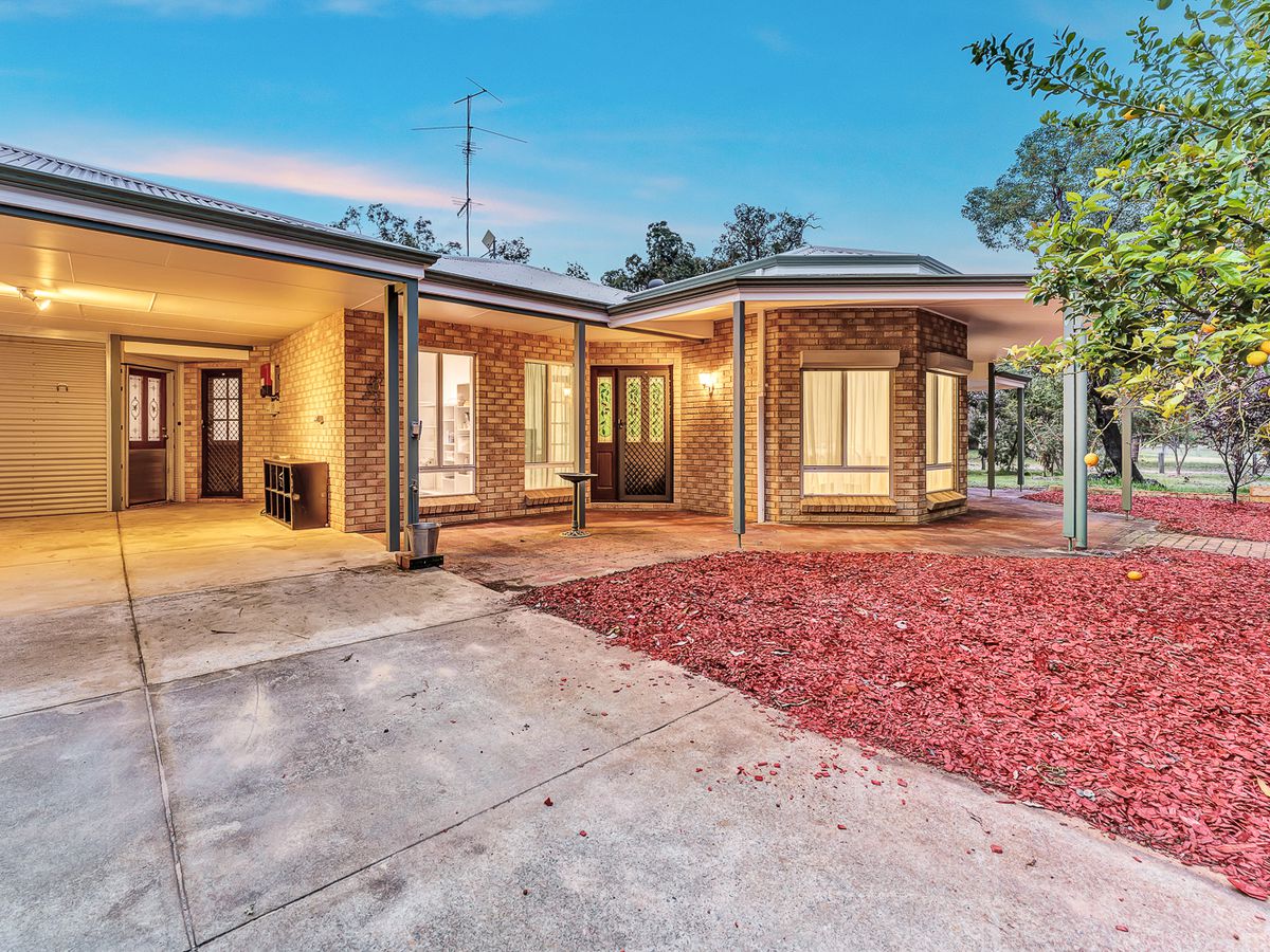 71 Serpentine Way, Stake Hill