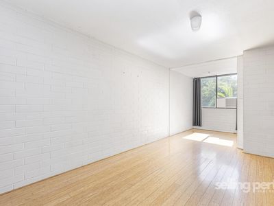 111b / 19 Herdsman Parade, Wembley
