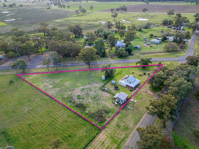 27-31 Bank Street, Gooloogong