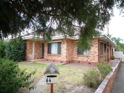 64 Docker Street, Wangaratta