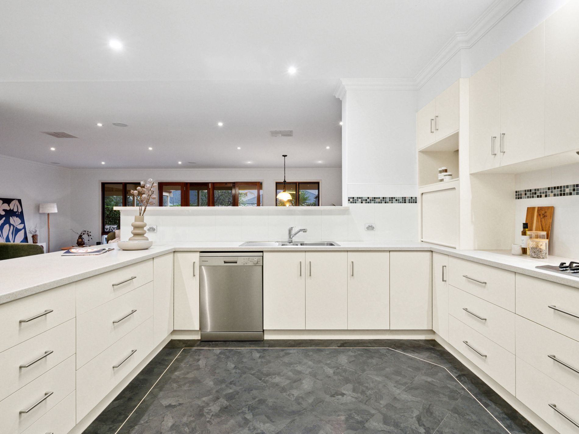 49 Stuart Road, South Plympton