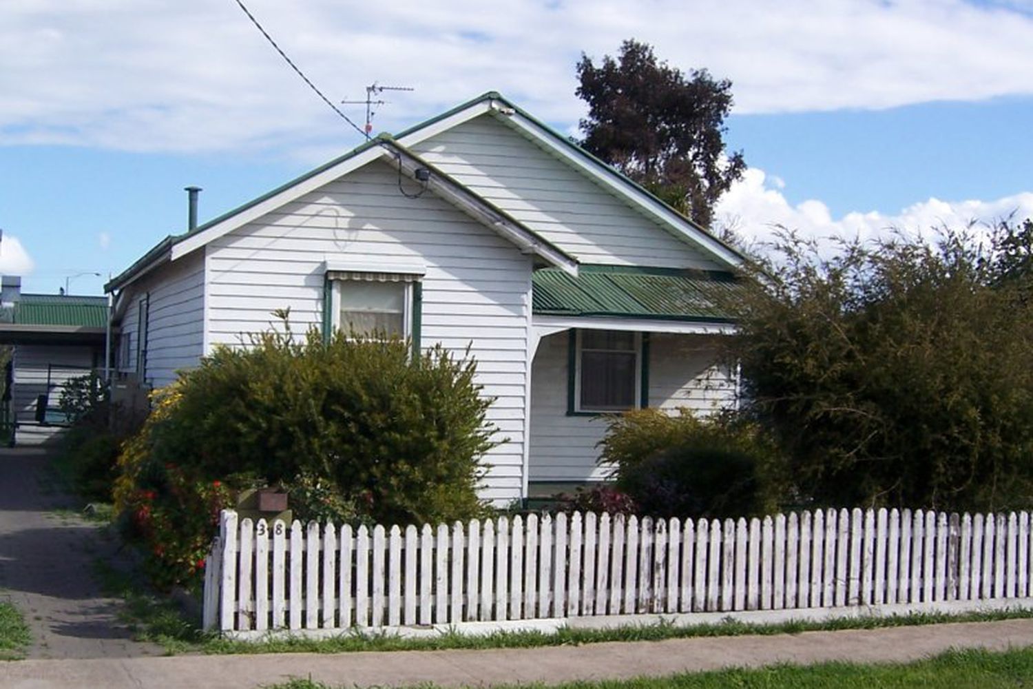 38 Lynott Street, Horsham