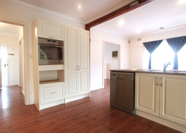 1401 North Road, Oakleigh East