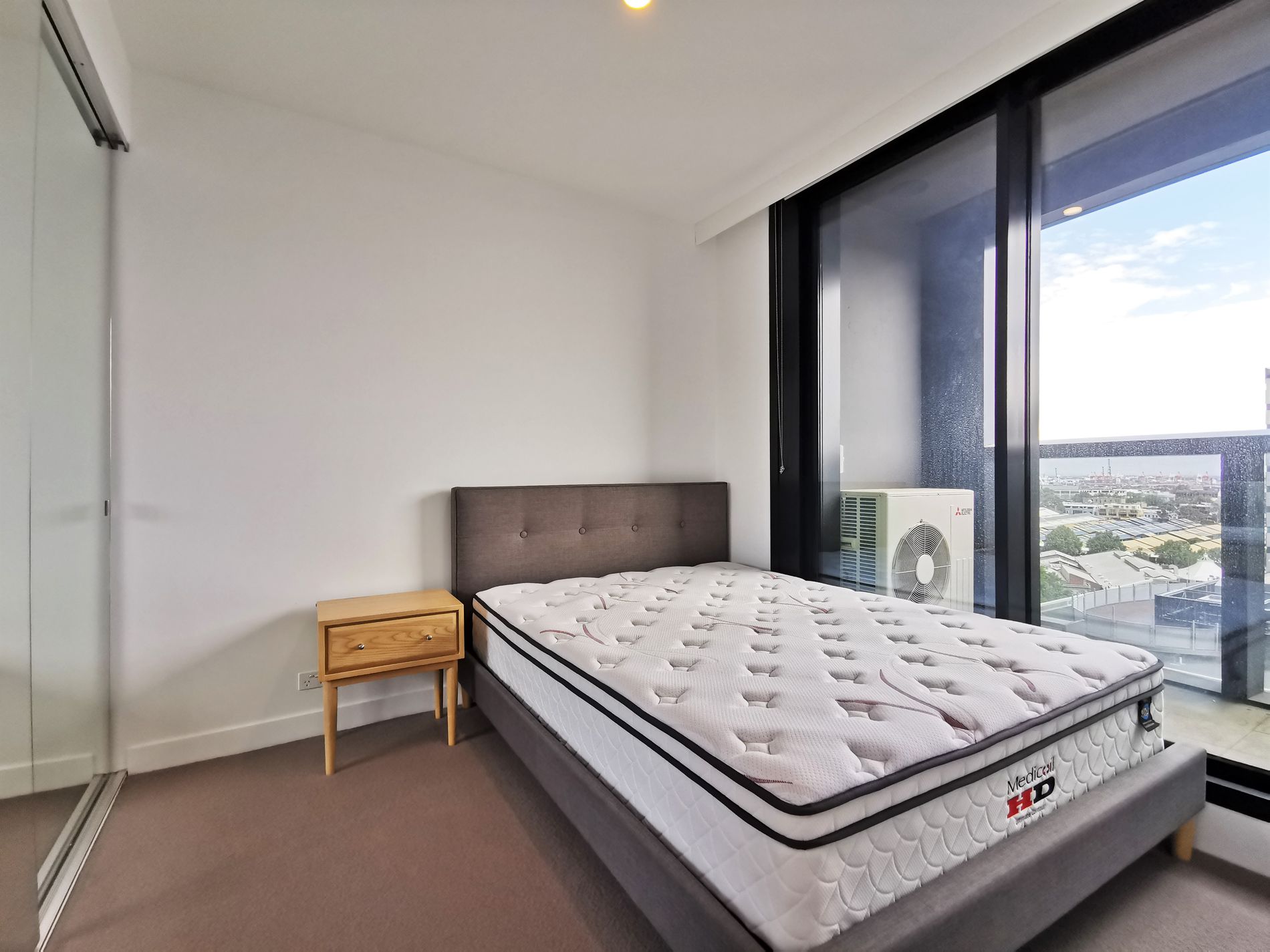 911 / 160 Victoria Street, Carlton