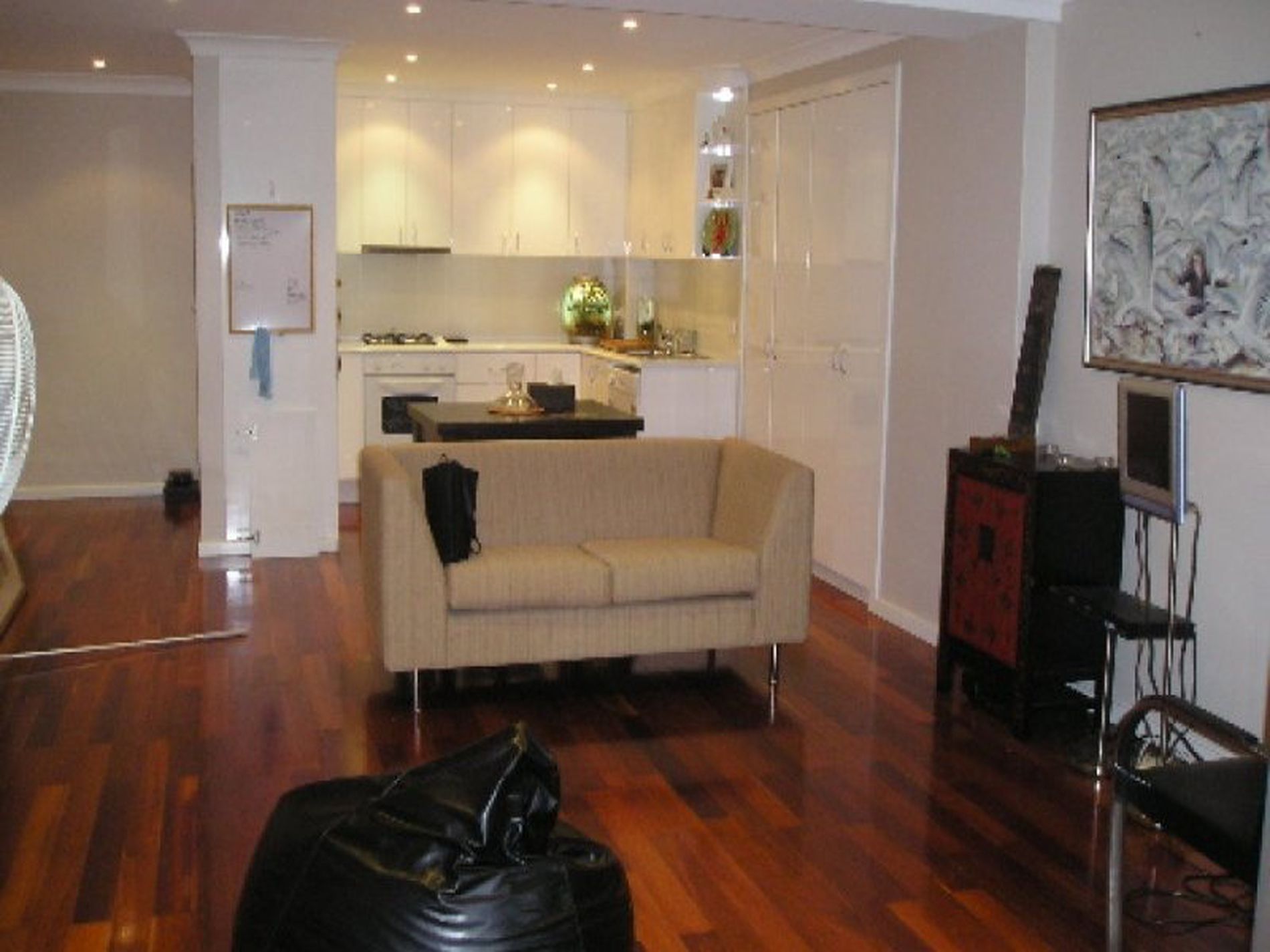 2 / 245 Marrickville road, Marrickville