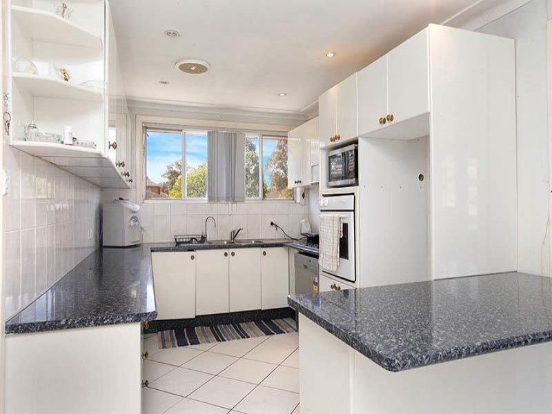 6 Mountain Cres, Mount Pritchard
