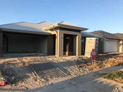 11 Keighery Drive, Clyde North