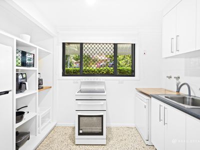 6 Coolwaters Esplanade, Kinka Beach