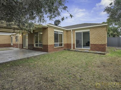 19 Dawson Crescent, Manor Lakes