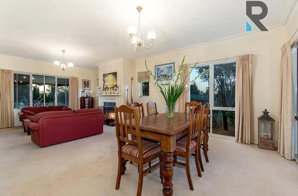 36 The Ridge, Oaklands Junction