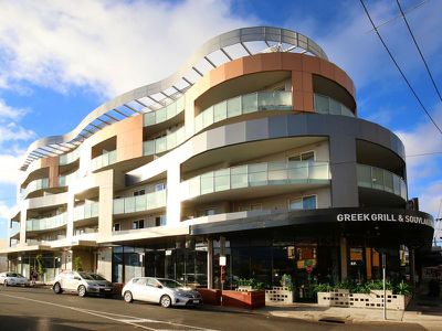 301 / 17 Robbs Parade, Northcote