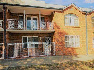2 / 175 Keppel Street, Bathurst