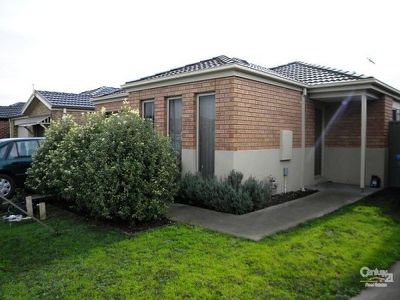26 Mossman Drive, Cranbourne