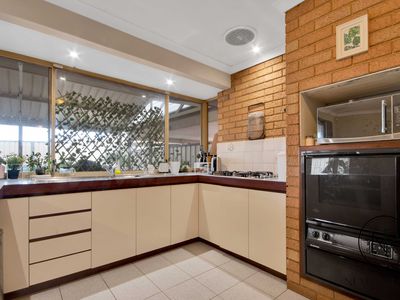 12 Honeyeater Glade, Huntingdale