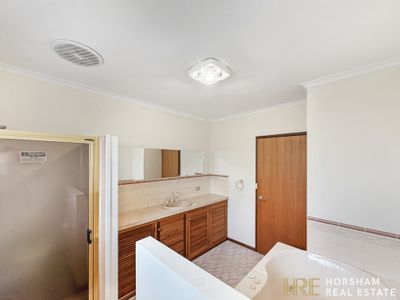 2 Mintern Crescent, Horsham