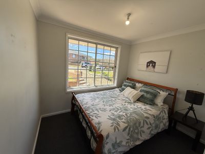 25 WOODBRY CRESCENT, Oxley Vale