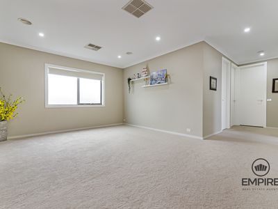 62 Como Parade, Clyde North