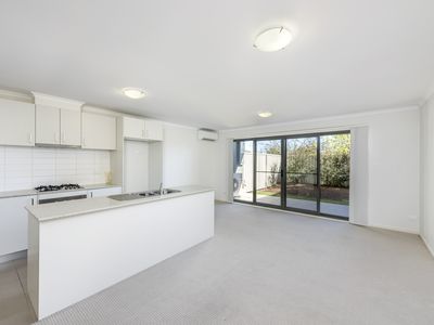 9 / 4 Ross Road, Crestwood