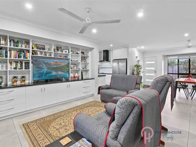 51 Ainslie Place, Smithfield