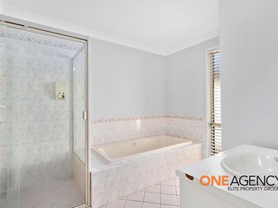 100 Daintree Drive, Albion Park
