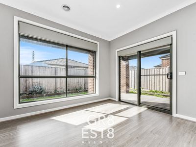 6 Australorp Drive, Clyde North