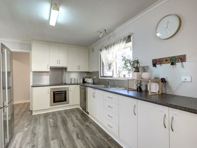 2 Garden Crescent, Murray Bridge