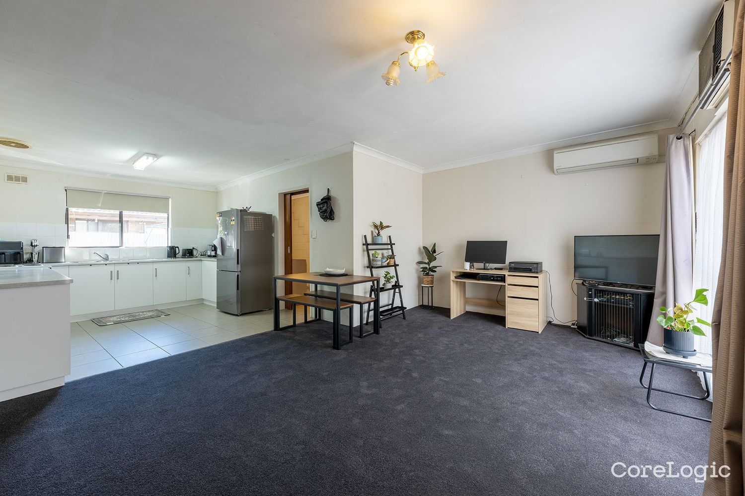 2 / 5 Schwarz Avenue, Horsham